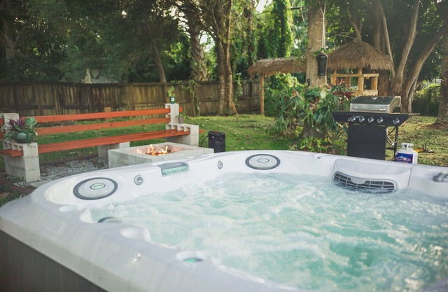 Charming home with hot tub, minutes from the beach