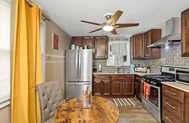 Charming Home with Hot Tub and Private Yard. RELAX and be at PEACE