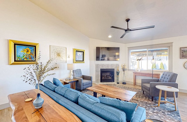 Charming home with skiing, fireplace, enclosed yard, central AC & washer/dryer