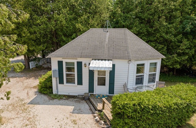Charming Tuckaway Cottage in Ephraim, WI