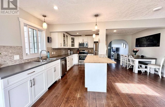 Charming house close to downtown. Pet friendly!