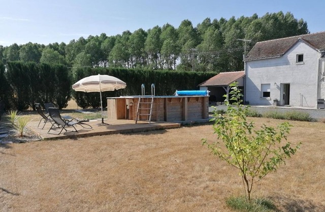 Geräumiges Ferienhaus mit Pool, großem Garten, Angelteich nahe Loire-Schlössern und Futuroscope