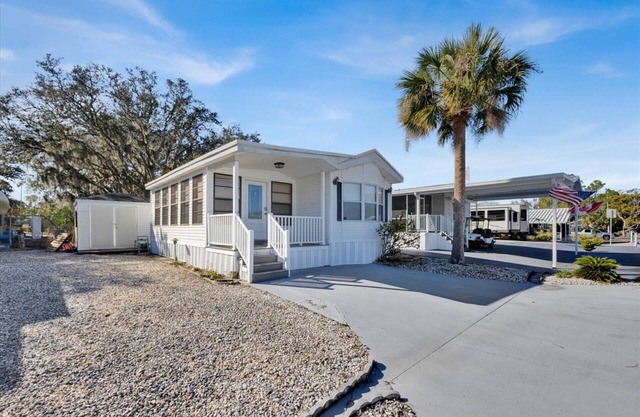 Charming House in Haines City – Perfectly Located Near Attractions & Beaches!