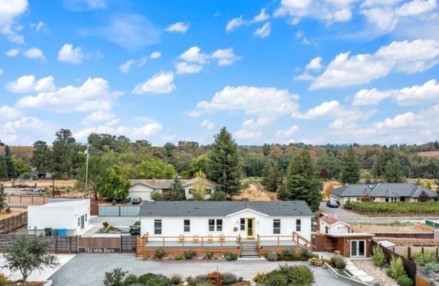 Charming house in Healdsburg with Pool and Hot Tub
