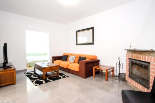 Charming House in Monchique with Shared Pool