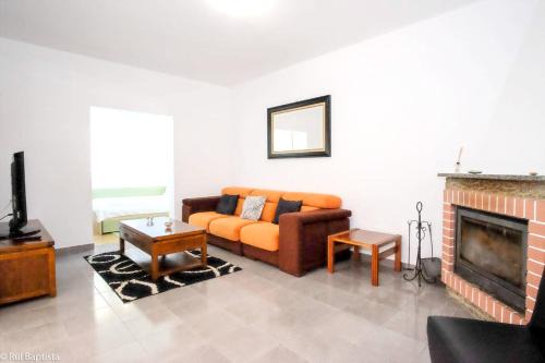 Charming House in Monchique with Shared Pool