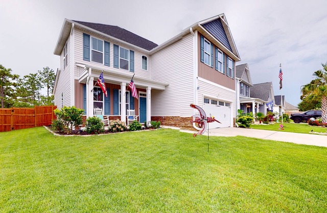 Charming house near the water with a large yard & firepit - dog-friendly