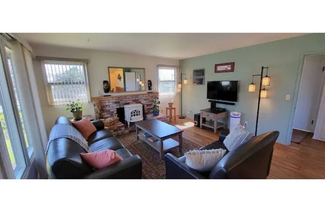 Charming house\ Perfect location in Downtown Arcata