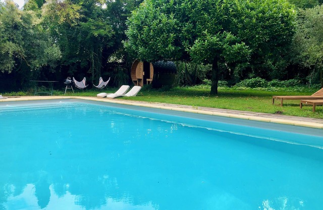 Charming House with Pool, hot tub and Sauna in the Heart of the Saint-Emilion