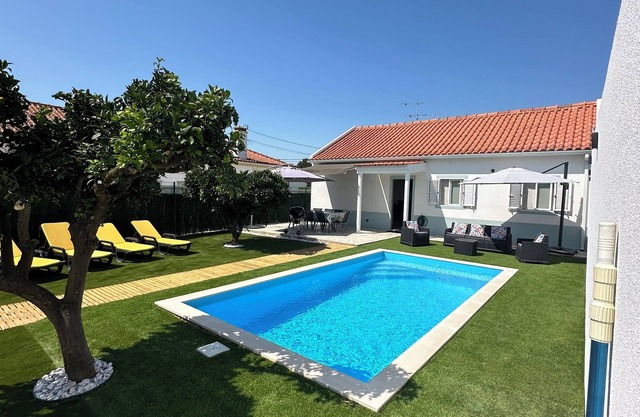 Charming house with swimming pool 20 minutes from Lisbon and 15 minutes from the beach