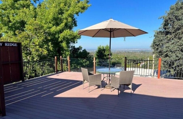 Charming House with Breathtaking View - 5mins walk to Oroville Lake and Dam