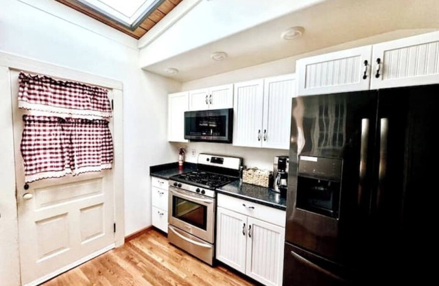 Charming Hudson riverfront 1BRnn