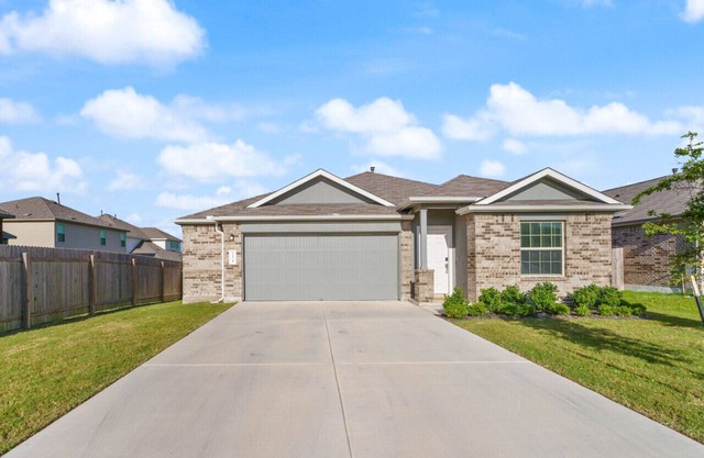 Charming Hutto TX Getaway