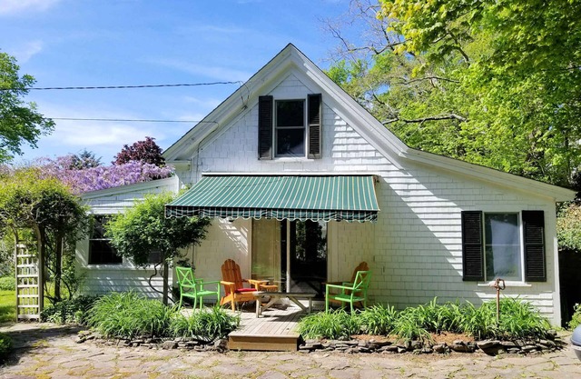 Charming In-Town 2BD Cottage - Gehen Sie zur Main Street & Harbour