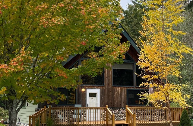 Charming Island Chalet, große Küche, Entspannung, ruhige Waldlage, sternenklare Nächte