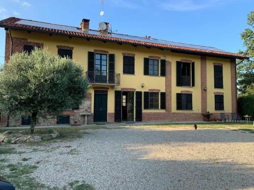 Charming Italian Home sleeps 6 Cantarana