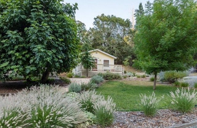 Charming King Cottage