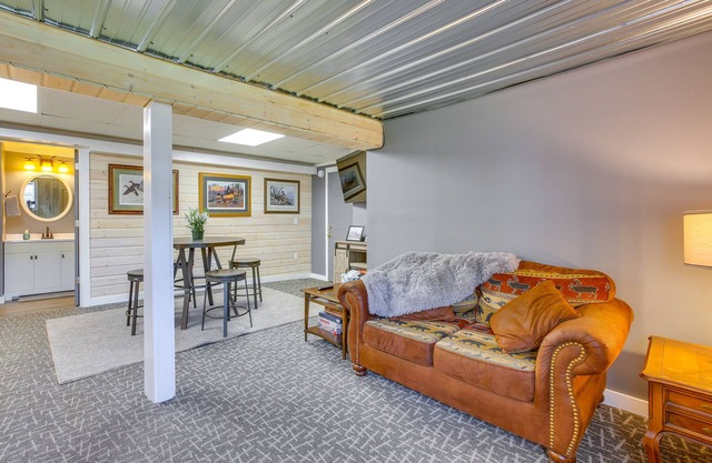 Charming Lake Ann Apartment - Walkable Location!