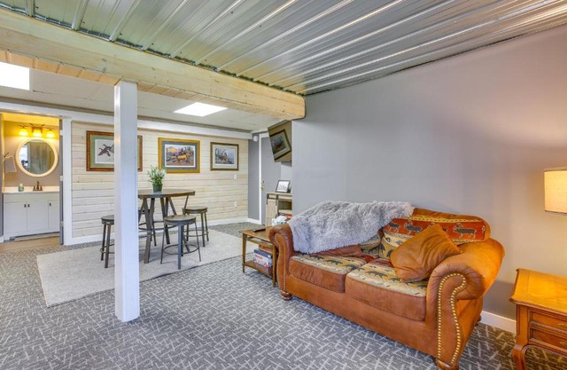 Charming Lake Ann Apartment - Walkable Location!