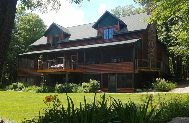 Charming Lake Lodge / Private Bar Auf 5500 Acre Woman Lake Chain gehören Ponton