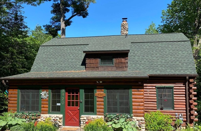 MINOCQUA AREA CHARMING LOG HOME - 6 Personen - Am Lake Shishebogama