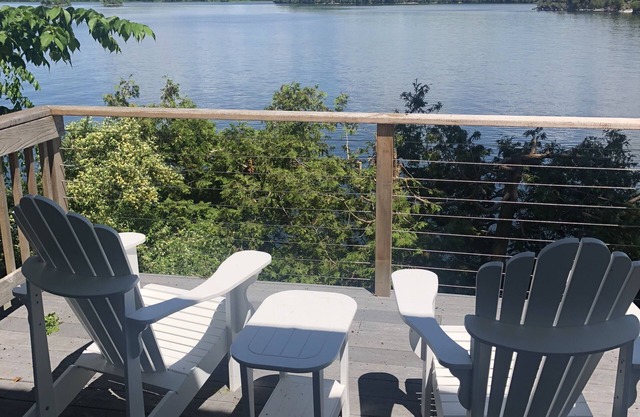 Wunderschön renoviertes Cottage am See mit 2 Schlafzimmern und großem Schlafboden