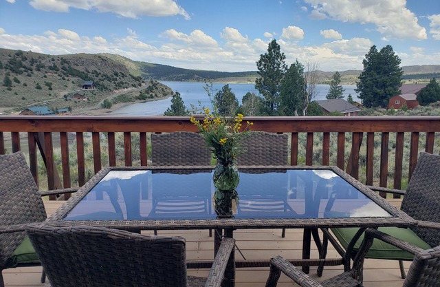 Charming Lakeview Cabin at Panguitch Lake