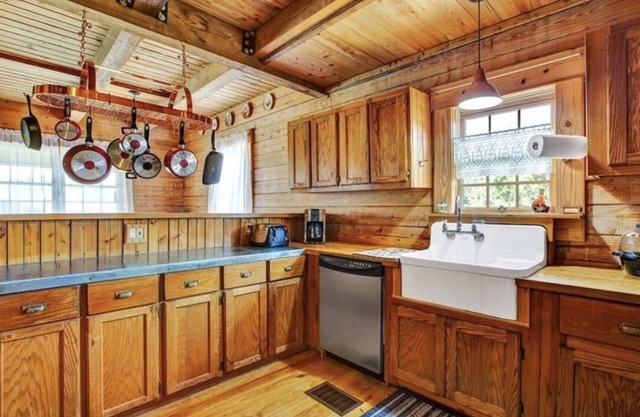 Charming large 3-bedroom house in Sebring close to hospital and Sebring Races.