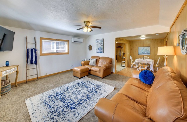 Charming Libby Home w/ Hot Tub: Walk to Downtown!