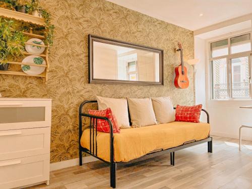 Charming Local Flat near São Bento Palace