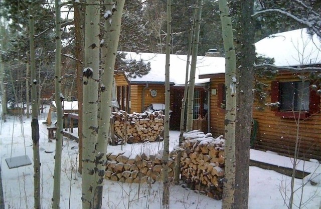 Charming Log Cabin für Peaceful Mountain Getaway!