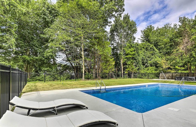 NEW! Charming Madison Retreat ~ 3 Mi to Beaches!