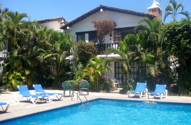 Charming Mexican Style Condo, über die Straße zum Strand!