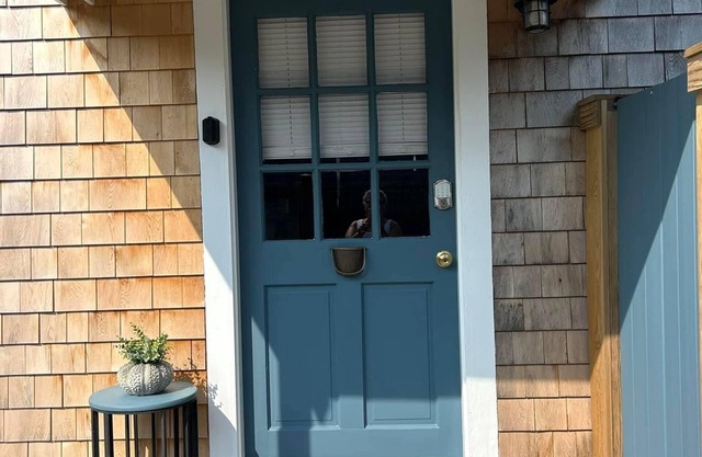 Charming Midtown cottage