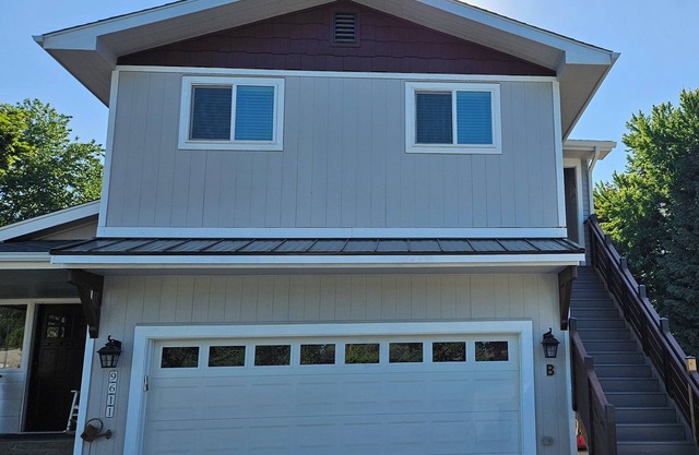 Charming, modern 1-bedroom apartment in a lovely, quiet and safe neighborhood.