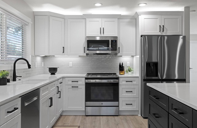 Charming, Modern 3-bedroom house with AC and WiFi in Richland.