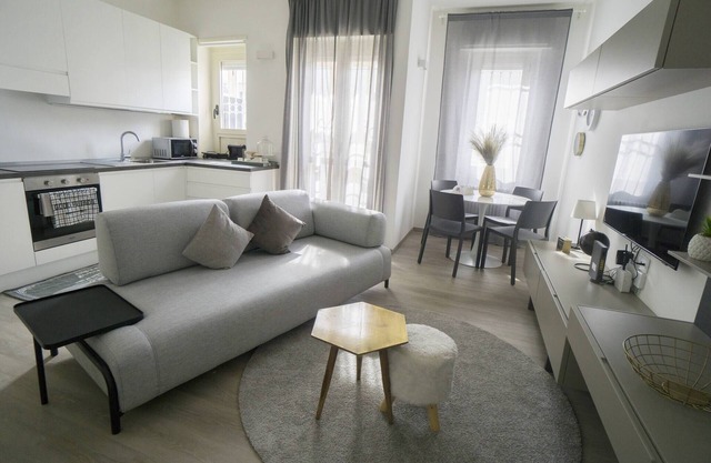 Charmante und moderne 3-Zimmer-Wohnung im Herzen von Asti