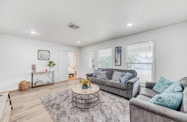 Charming Modern 3BR Fresno House