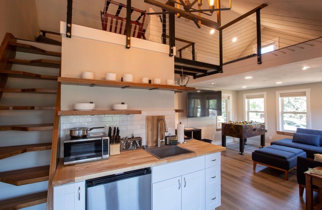 Charming Modern Home with Loft and Outdoor Deck