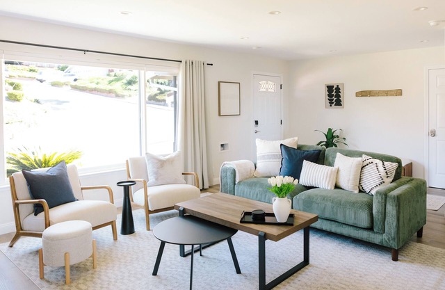 Charming Modern Luxe 4-bedroom home with WiFi in San Leandro
