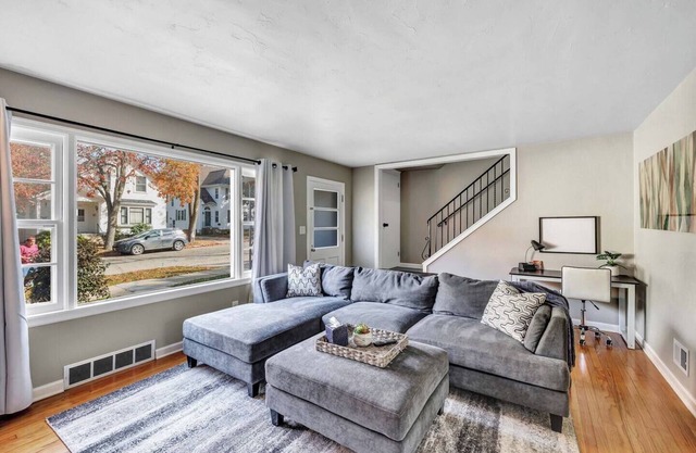 Charming Modern Two-bedroom Townhouse