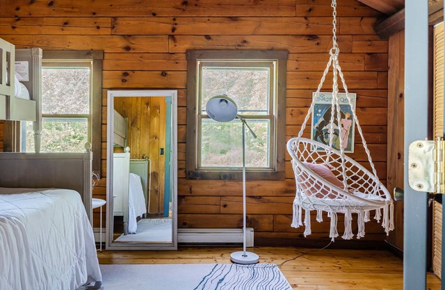 Charming Mohonk Retreat, Pool, Fire Pit, Hot Tub