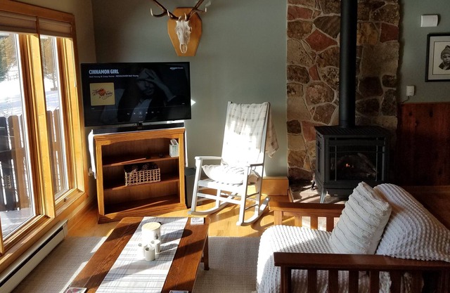 Charming Montana ranch house minutes from Bridger Bowl & Crosscut Nordic Center