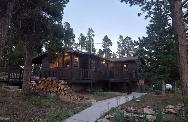 Modernized Mountain Cabin Exceptional Wifi