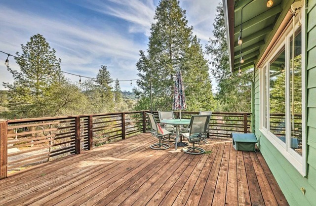 Charming Murphys Retreat: Luxury, Nature, and Wine Awaits! 5 mins to Main St!