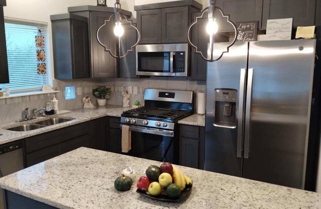 Charming New 2-Bedroom Home with AC and WiFi in El Paso. Best shopping & Food