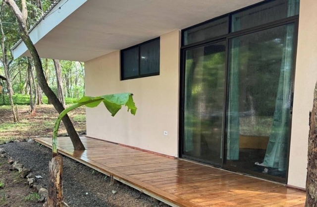 Charming new bungalows in Avellanas beach