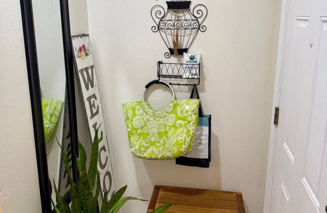 Charming New Orleans style in Destrehan minutes to MSY airport and FUN