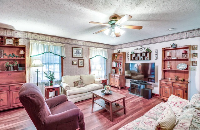 Charming Newark Home < 10 Mi to Buckeye Lake