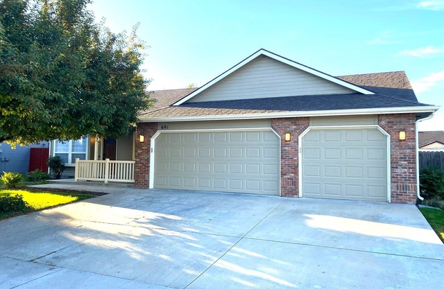 Charming, Newly remodeled, 3+Br/2Ba house, with office, in Meridian